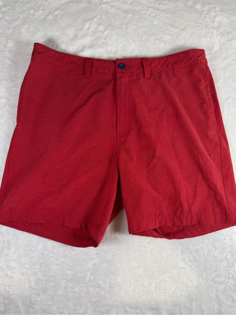 TravisMathew Red Performance Golf Shorts Men’s Size 36 Stretch